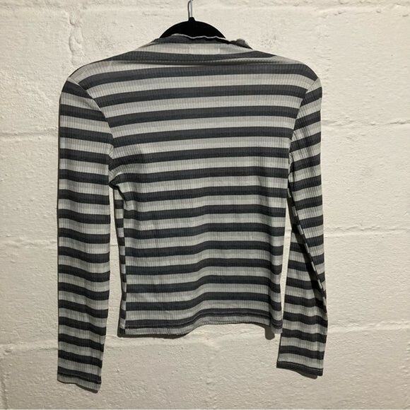 Cali Be Grey Ripped Long Sleeve Striped Tee - Size M - Picture 1 of 6